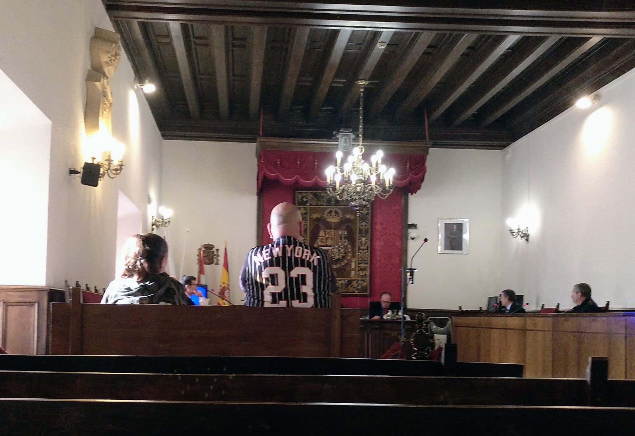 La vista oral ha durado unas cinco horas y además de la víctima y los acusados han declarado varios testigos y peritos