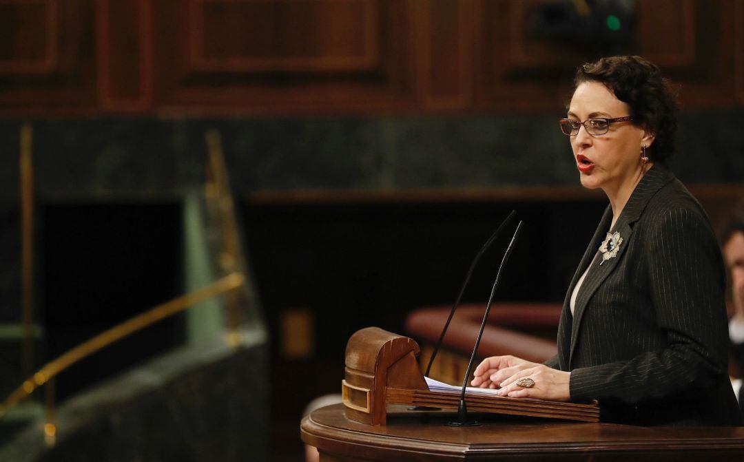 La ministra de Trabajo, Magdalena Valerio, interviene durante el pleno del Congreso de los Diputados, hoy en Madrid