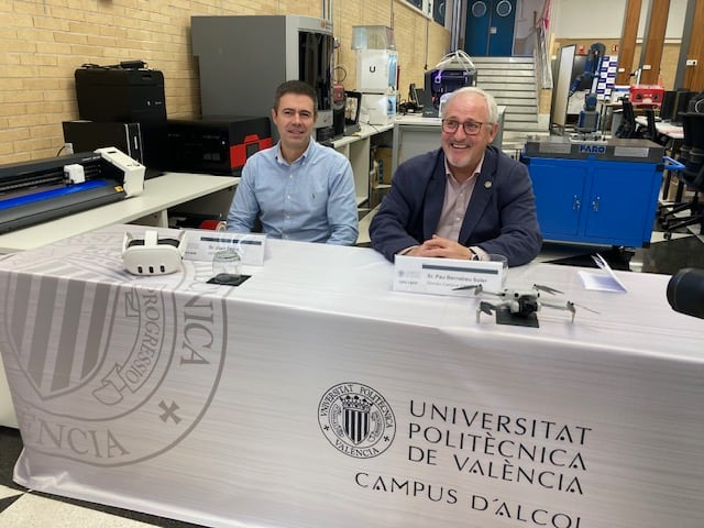 Juan Seguí y Pau Bernabéu en la presentación del nuevo Grado en Inteligencia Artificial