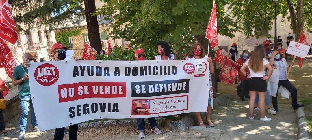 Movilización de los auxiliares ayuda a domicilio en Segovia