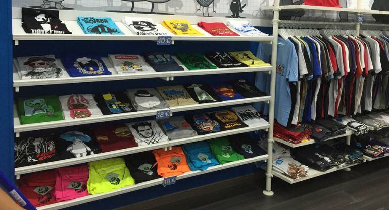 Imagen de una de las tiendas de camisetas de Friking
