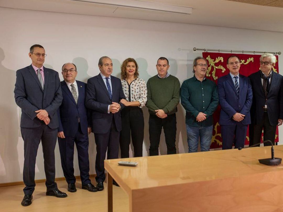 Representantes institucionales y del Zamora 10 en la presentación del concurso de la Marca Zamora