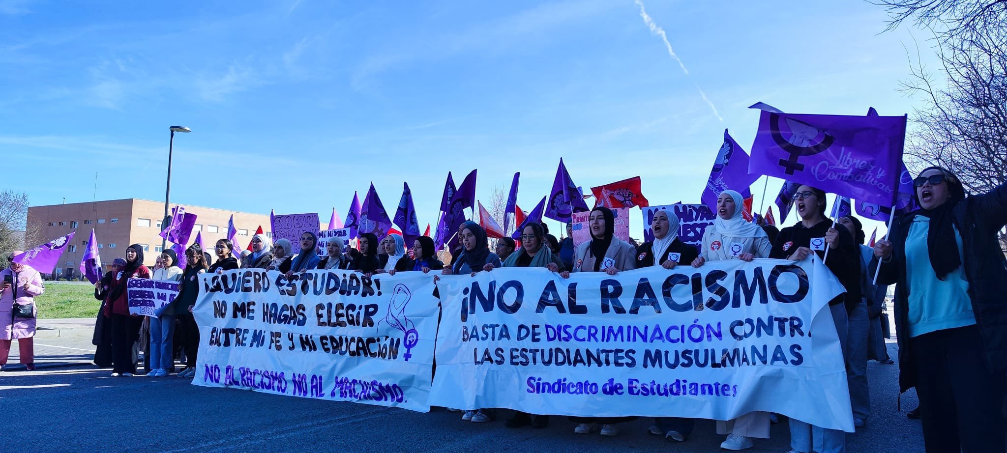 La marcha ha congregado a más de un centenar de mujeres en Parla