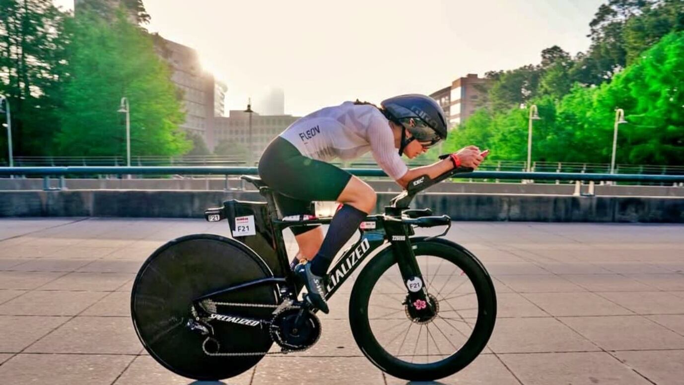 Carolina Ortuño, forajida de día y anestesista de noche