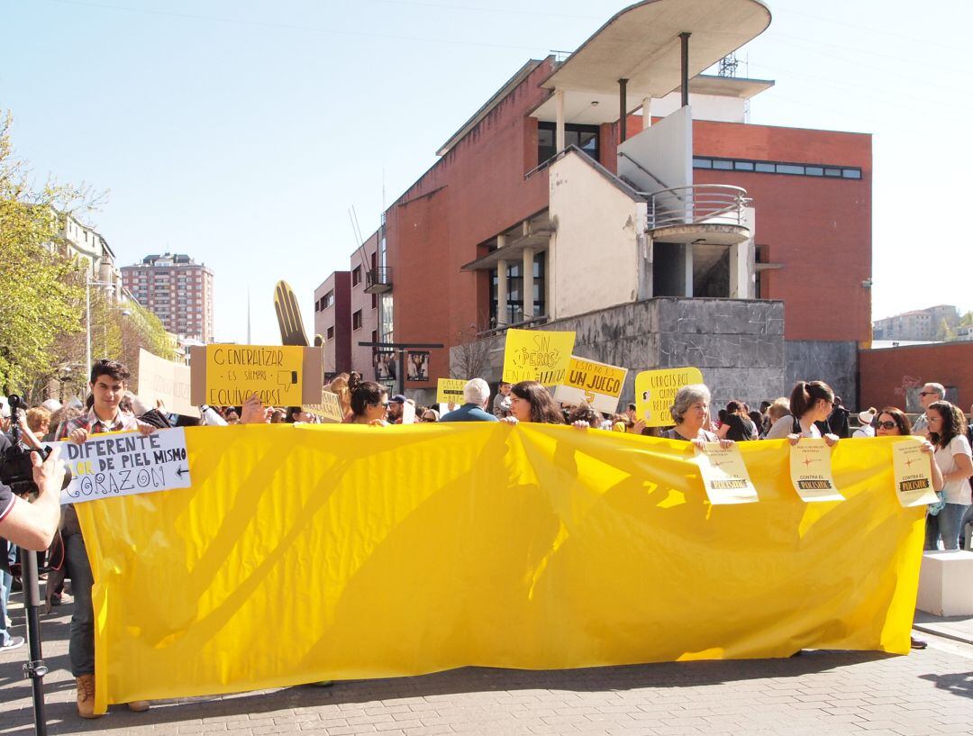 Una pancarta sin lema ha encabezado la manifestación, para que cada persona pudiera elegir su slogan