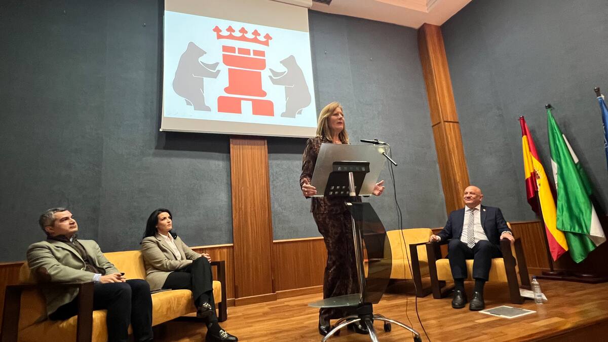 Osuna expone en Ronda su modelo universitario