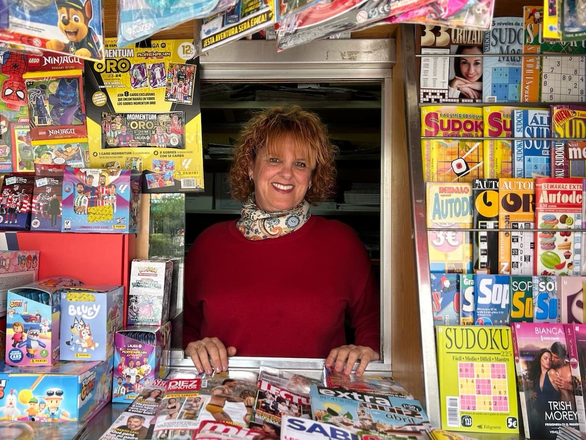 Isabel, la mujer que ha devuelto la prensa escrita a un barrio de Madrid