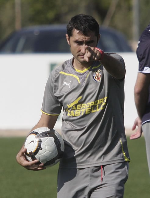 Ernesto Valverde, entrenador del Villarreal, durante un entrenamiento de su equipo