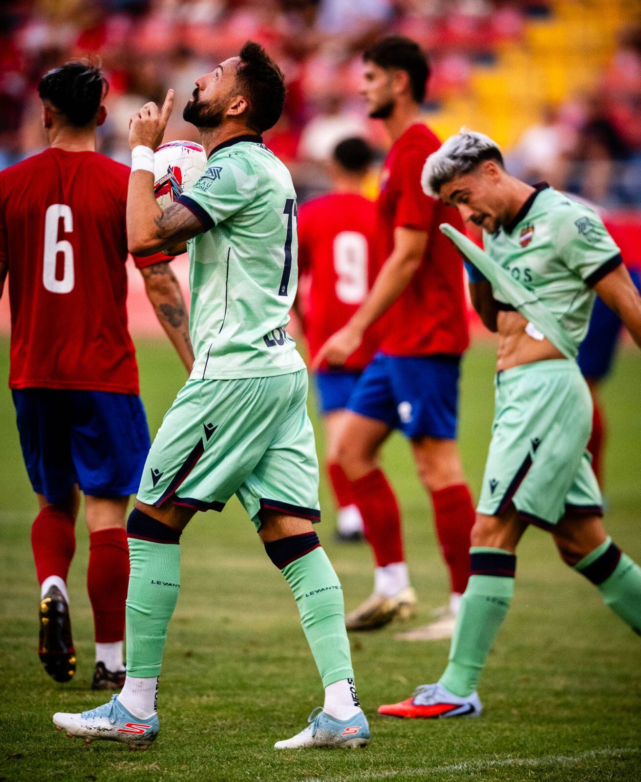 Morales celebra un gol ante el Teruel.