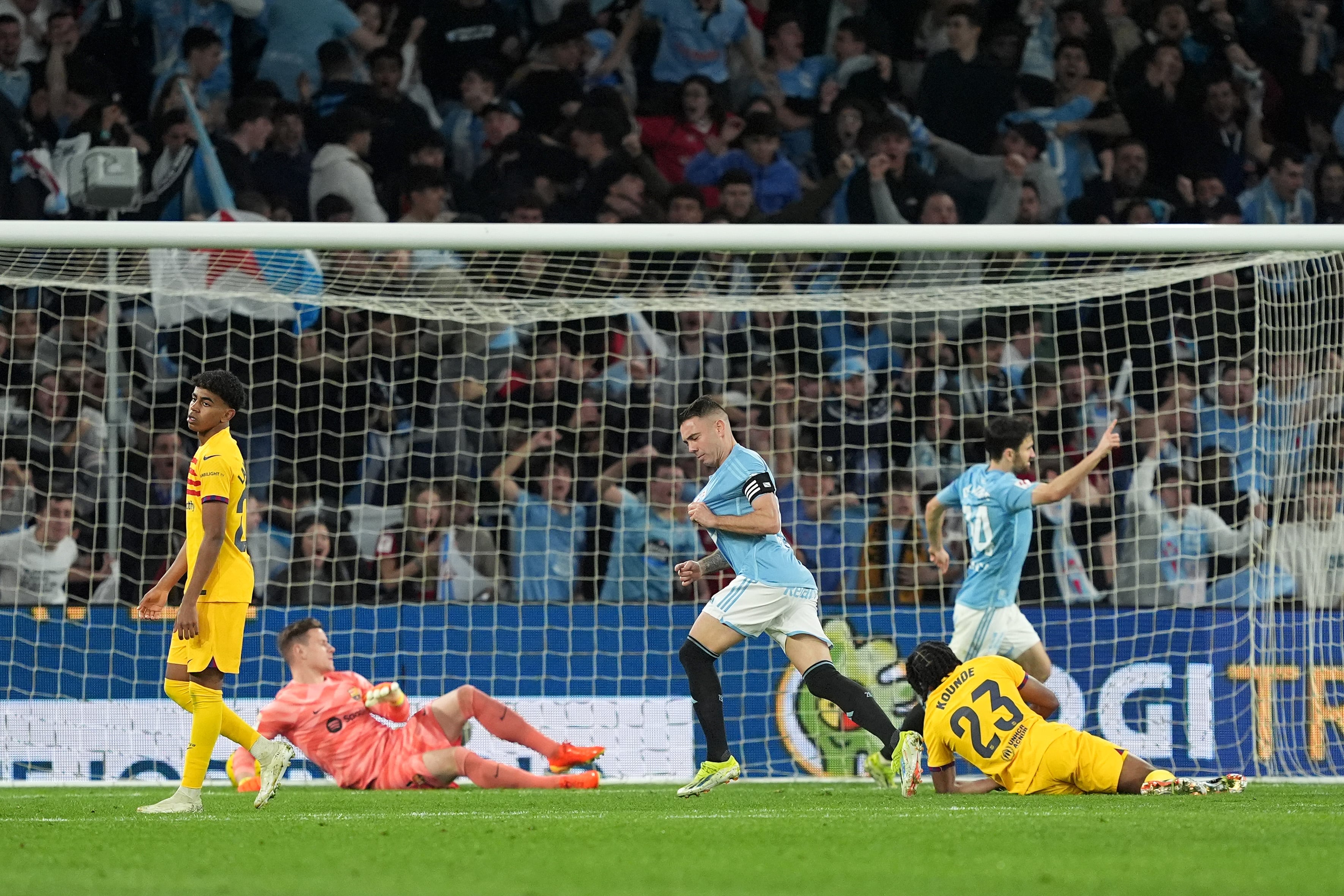 Iago Aspas celebra su gol ante el FC Barcelona.