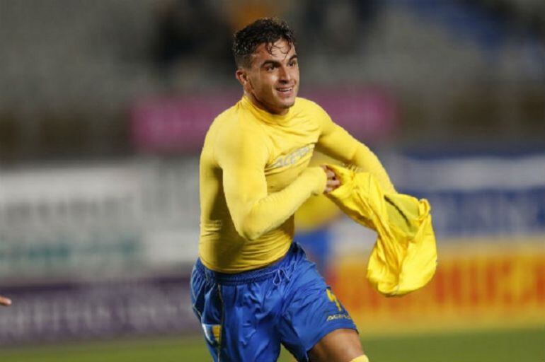 Asdrúbal celebra un gol con la U.D. Las Palmas