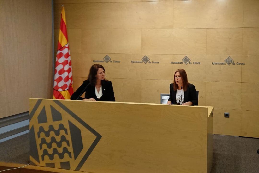 L'alcaldessa Marta Madrenas i la regidora d'Hisenda Maria Àngels Planas