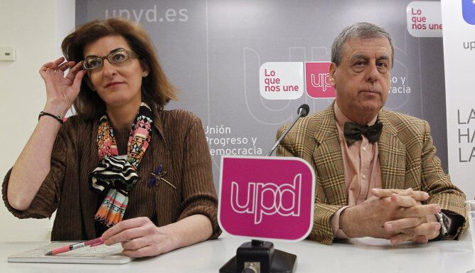 Francisco Sosa Wagner y Mayte Pagazaurtundúa, cabeza de lista y números dos de UPyD al Parlamento Europeo, durante la presentación de su campaña