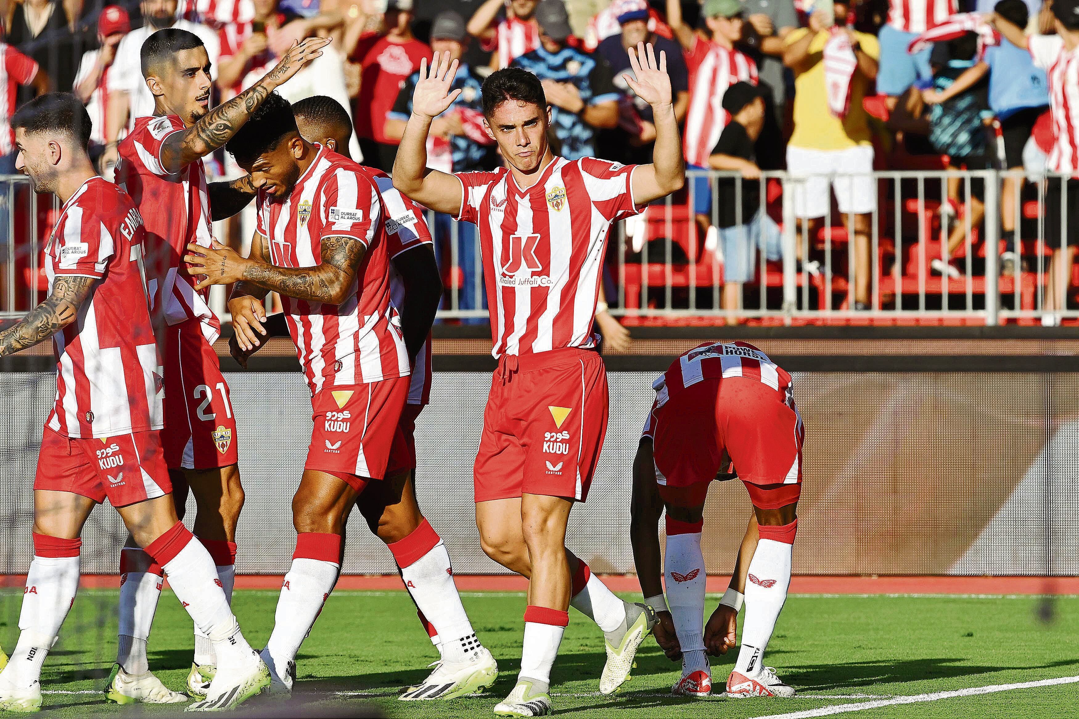 Sergio Arribas seguirá en el once titular y quiere volver a marcar con el Almería.