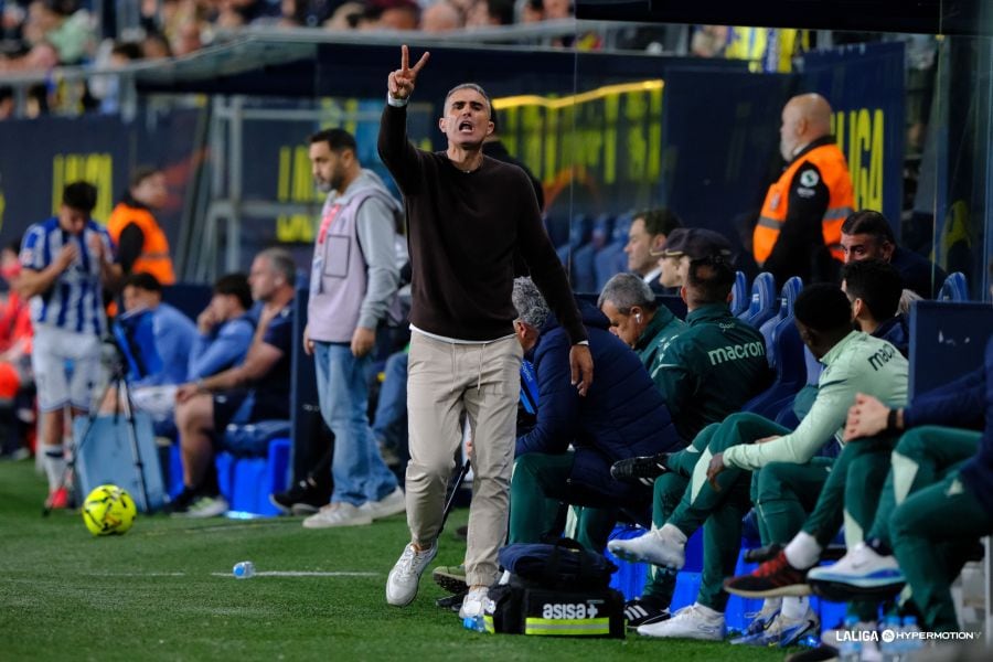 Garitano afronta su momento más difícil como entrenador del Cádiz.