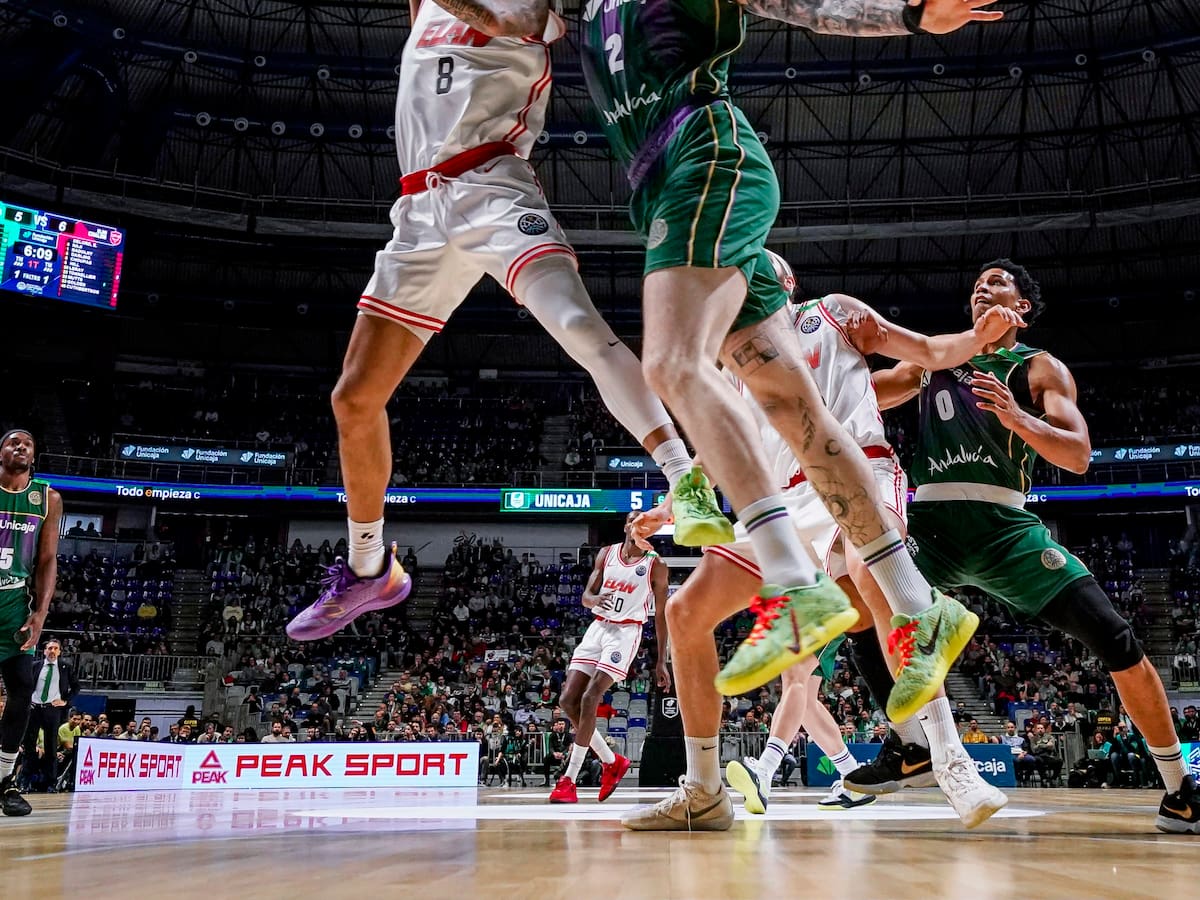 El Unicaja de la mano de Kendrick Perry desdibuja al Elan Chalon (111-82)