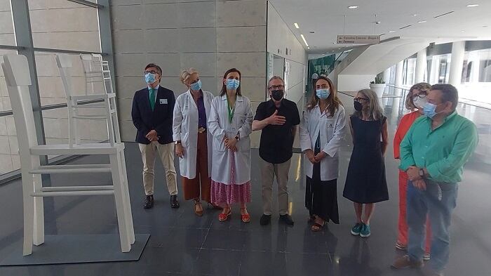 Escultura donada al Hospital de La Línea