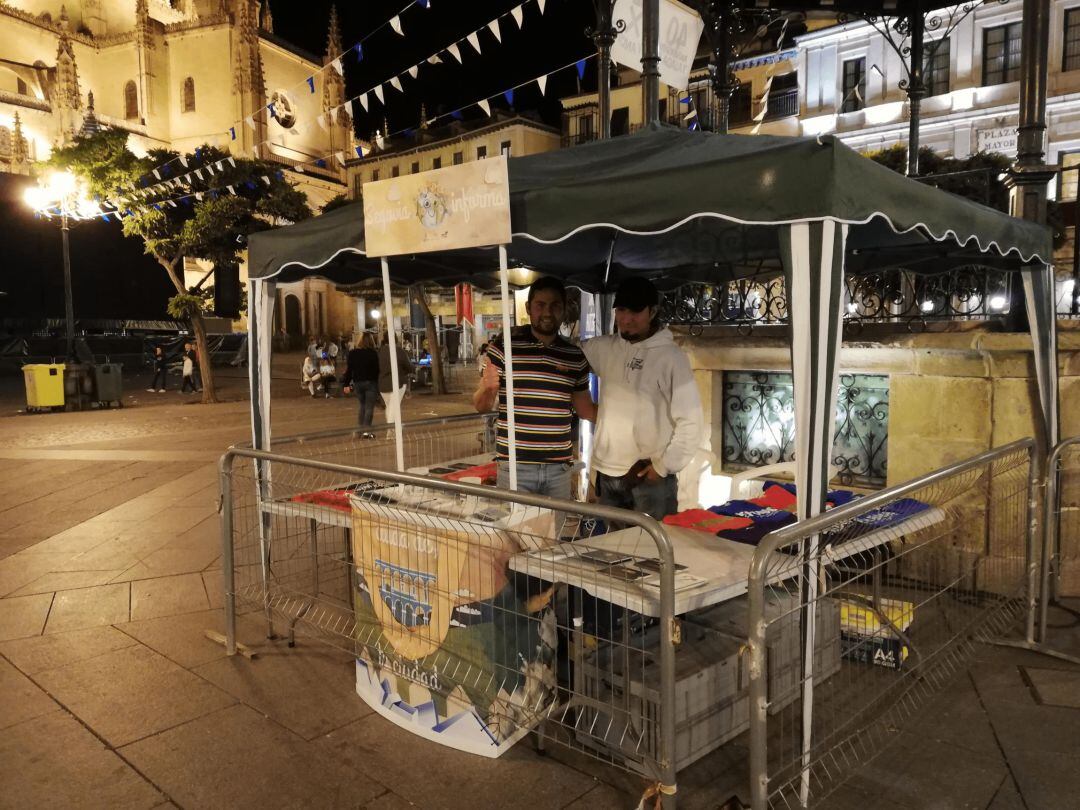 El punto de reciclaje se sitúa en la plza Mayor junto al kiosko de música