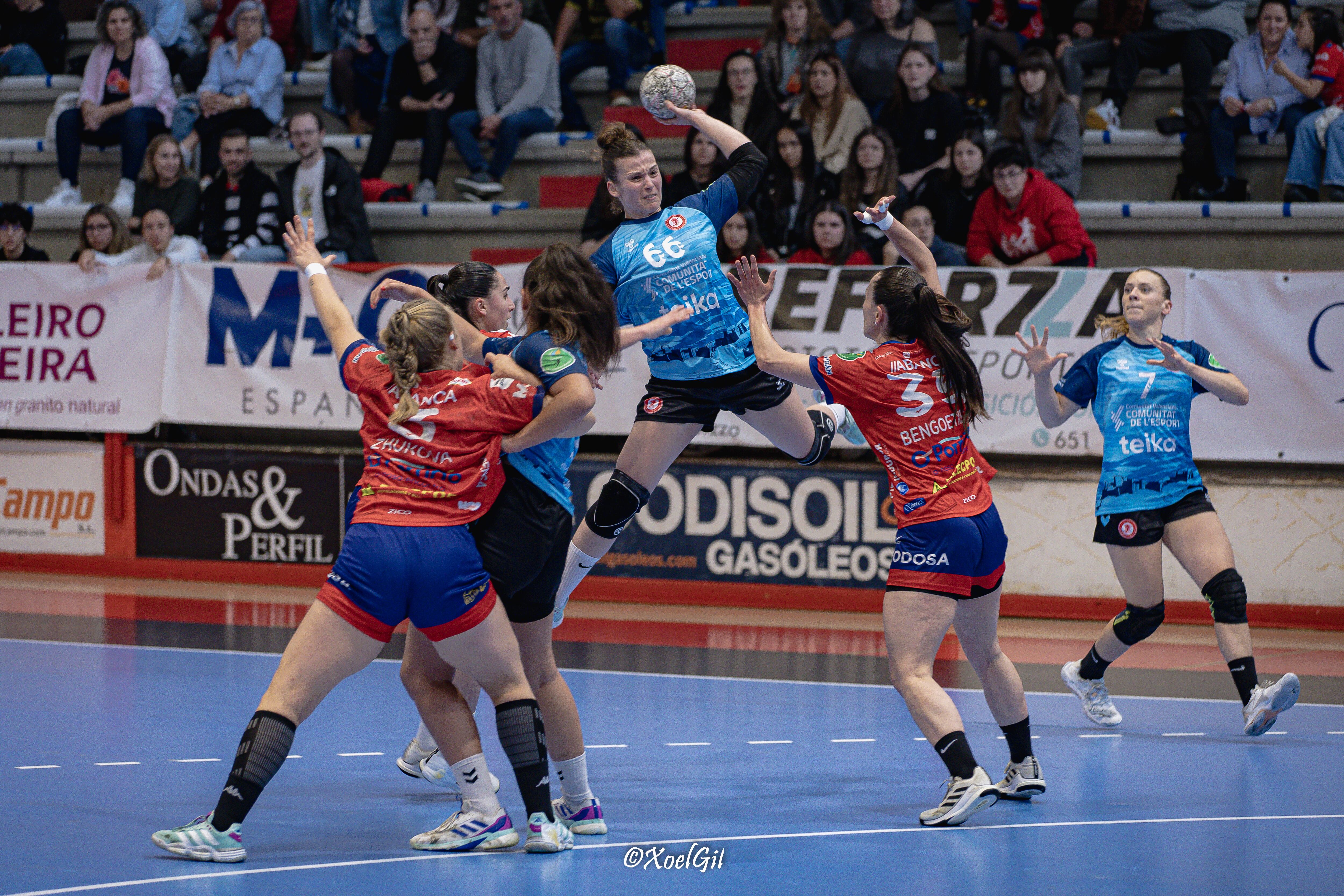 Lorena Zarco, nueva jugadora del Zonzamas Plus Car Lanzarote, en un partido con su anterior equipo.
