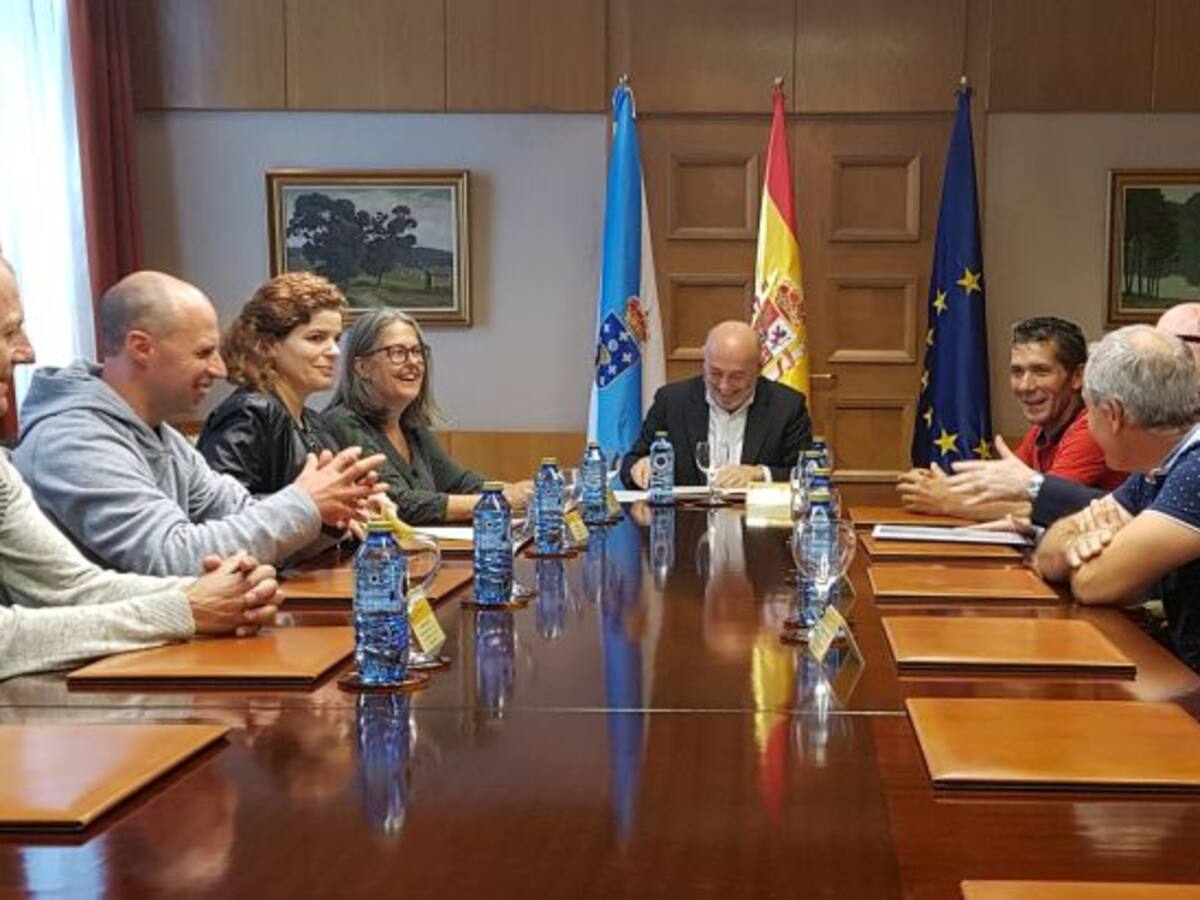 El delegado del Gobierno se compromete a intentar agilizar el dragado de la ría