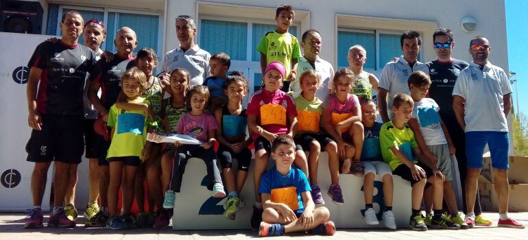 Atletas del Camisetas Económicas Elda en el Cross de "La Torreta"