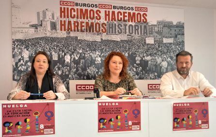 De izda a dcha: Susana Luengo, Carmen Noceda y Jesús Moradillo, dirigentes provinciales de Enseñanza y Mujer de Comisiones Obreras