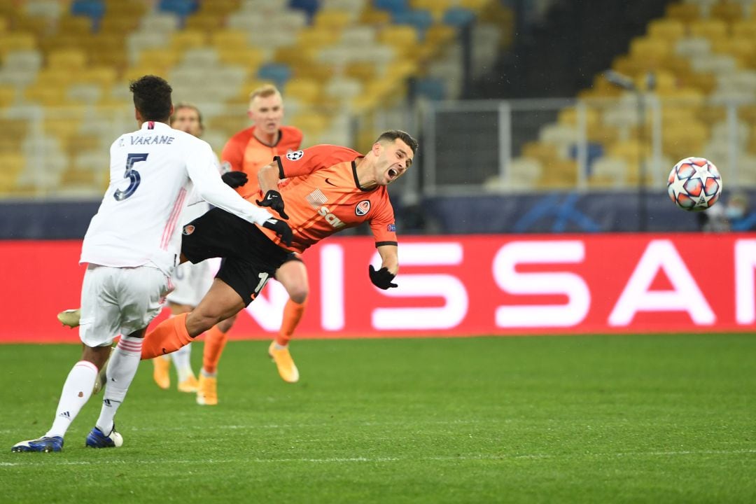 Varane, durante el Shakhtar Donetsk - Real Madrid