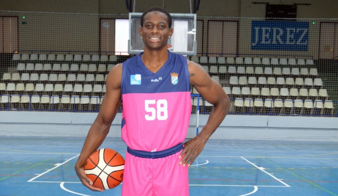 Uchechi Ogbonna jugador del Baloncesto XCD