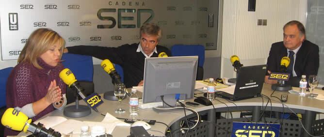Esteban González Pons (PP) y Elena Valenciano (PSOE) en pleno debate en 'Hoy por Hoy'