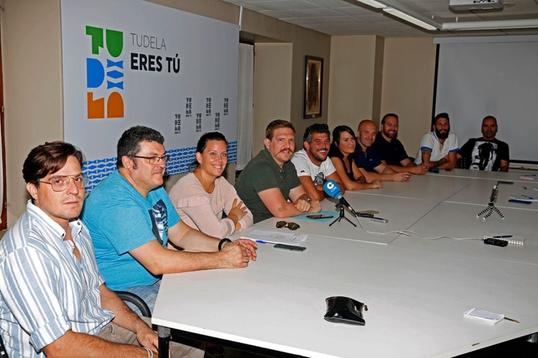 Representantes de la Federación de Peñas y el Ayuntamiento de Tudela