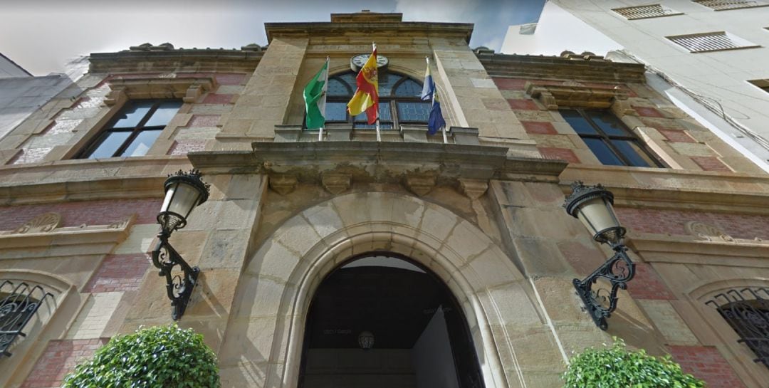 Fachada principal del Ayuntamiento de Algeciras.