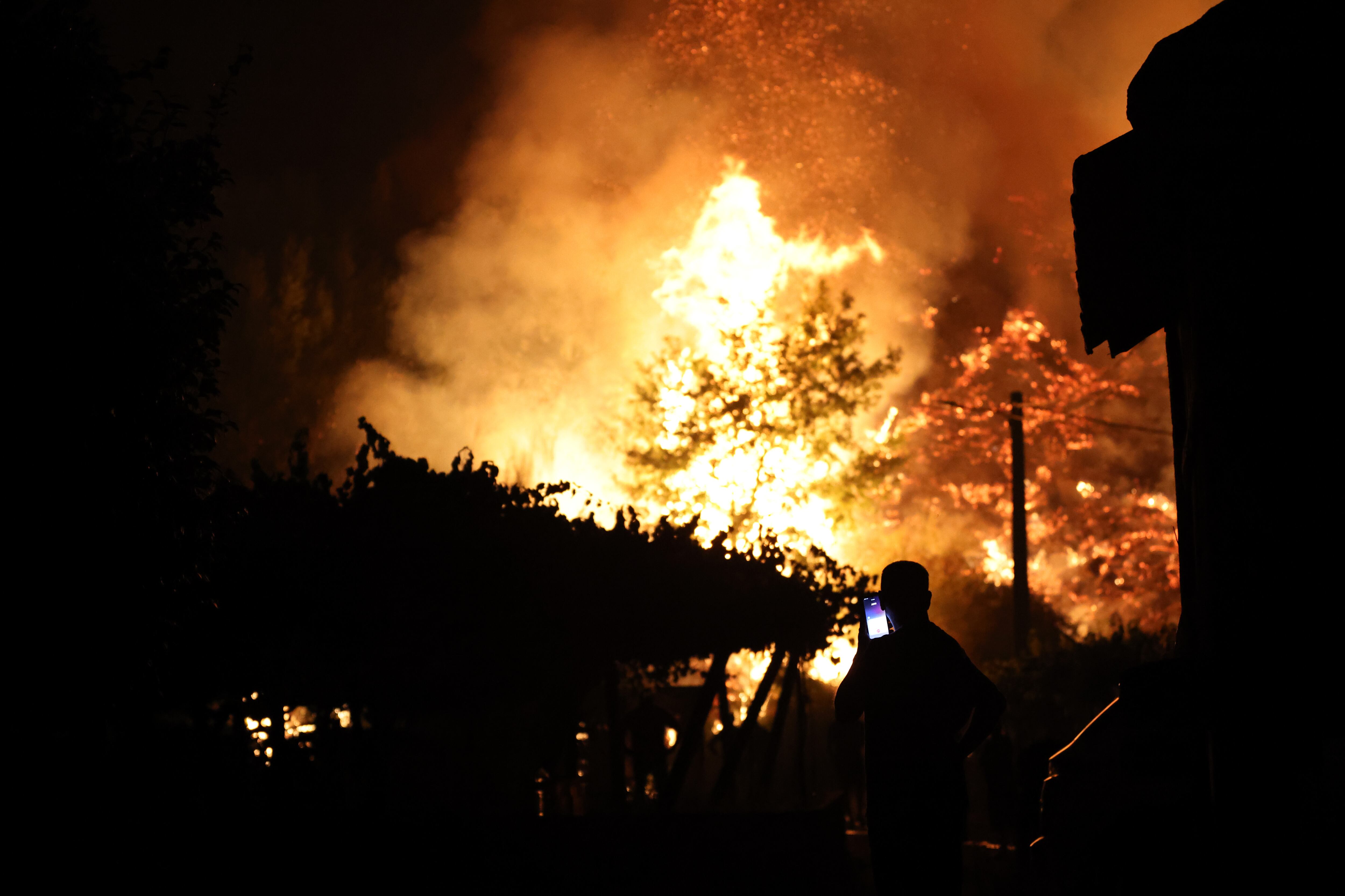 Vista del incendio forestal de A Cañiza, ya extinto
EFE/ Sxenick