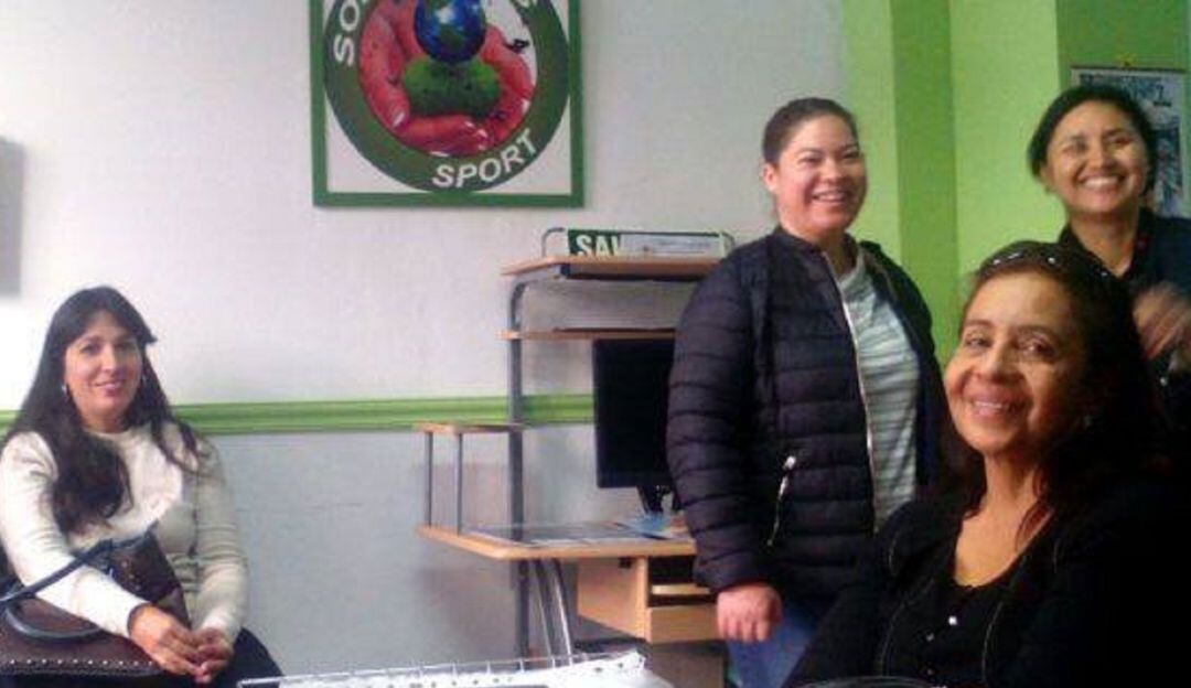 Participantes de los programas de Solidari@s Sport en la sede.