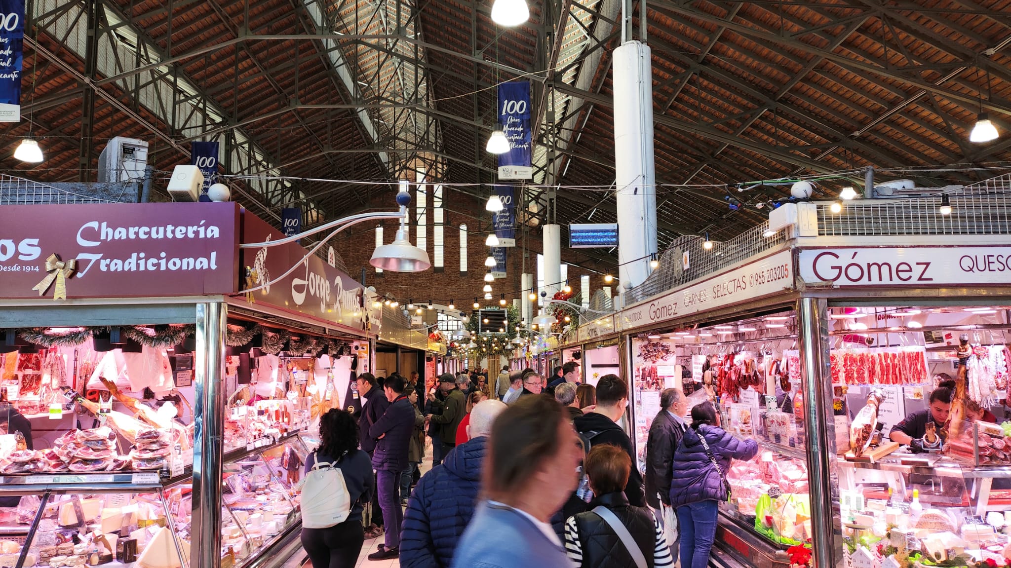 Interior del Mercado Central antes de la Nochebuena