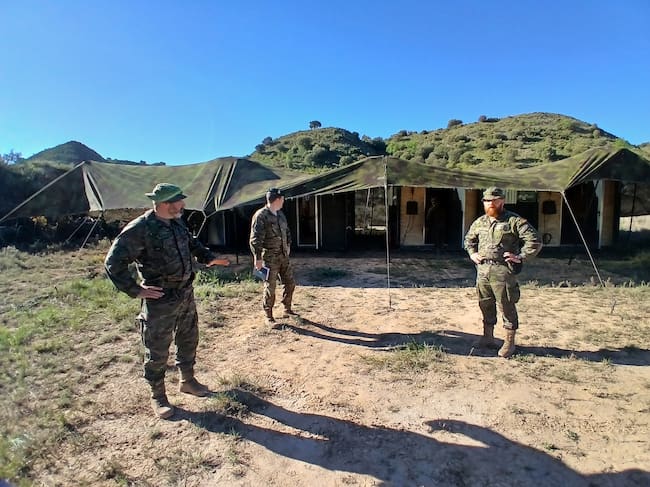 Ejercicio militar en Las Baldorrias en Barbastro