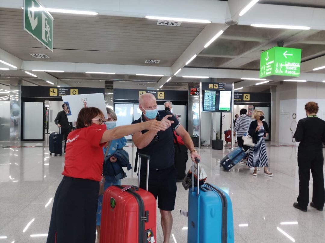 Primeros turistas británicos llegados este mes de julio.