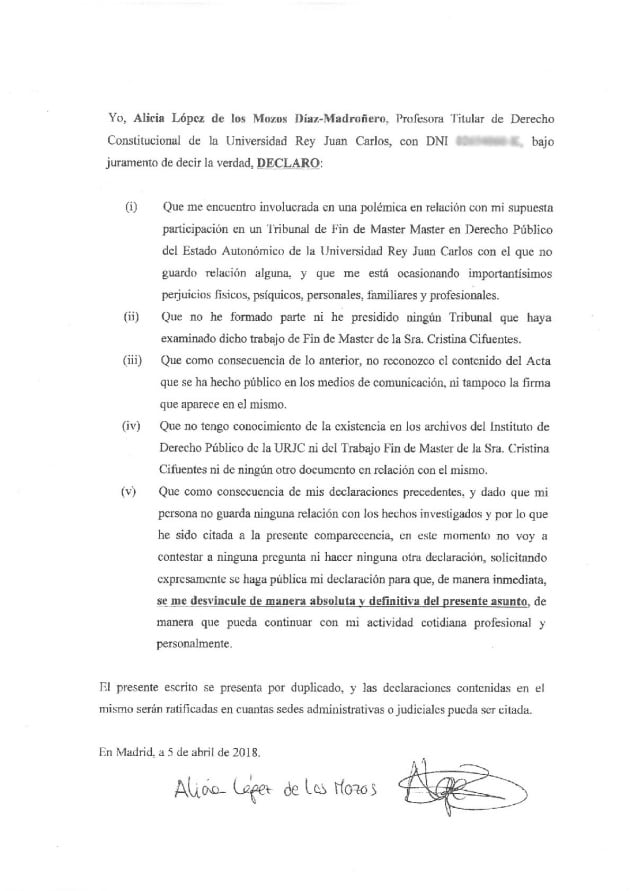 El juramento de la profesora Alicia López de los Mozos en el que asegura que no presidió ni formó parte del tribunal que evaluó el TFM de Cifuentes.