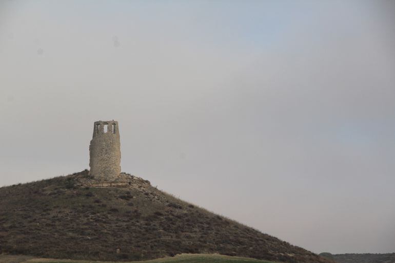 Torreón de Santa María en la localidad de Lovingos