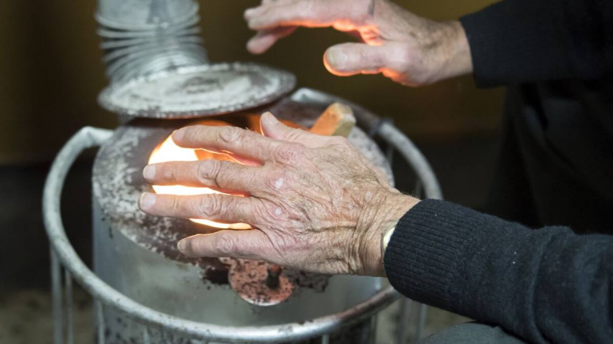 Cómo hacer un buen uso de chimeneas y estufas de leña durante el invierno