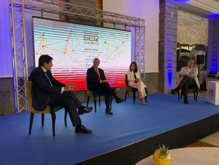 El CEO de SAUR España, Rogério Koehn, durante su intervención en la mesa de debate sobre el futuro del agua en Las Palmas de Gran Canaria.