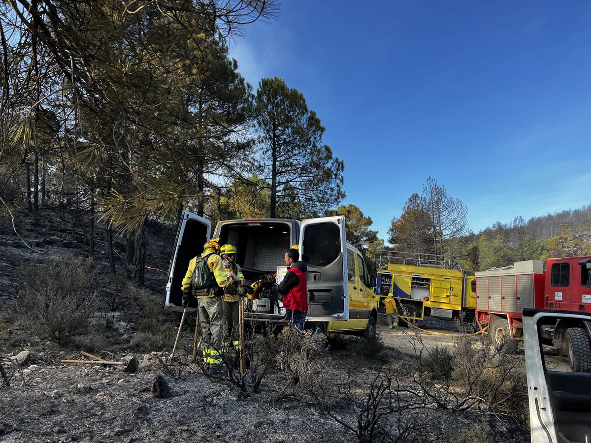 El consejero José Luis Escudero visita la zona del incendio de Ocentejo