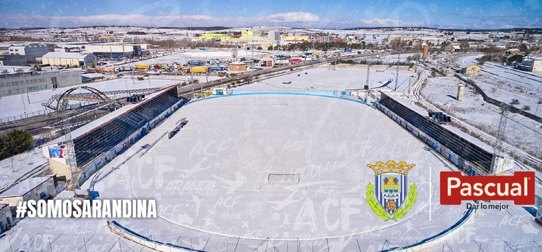 La Arandina ha publicado en sus redes sociales esta imagen del Estadio Municipal El Montecillo completamente nevado.