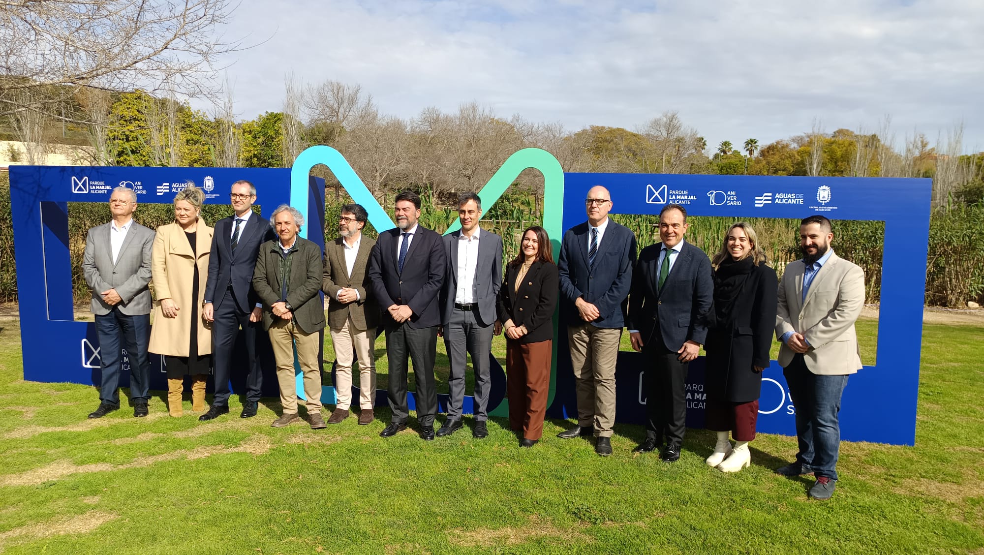 Asistentes que han participado en el acto de celebración del décimo aniversario parque La Marjal