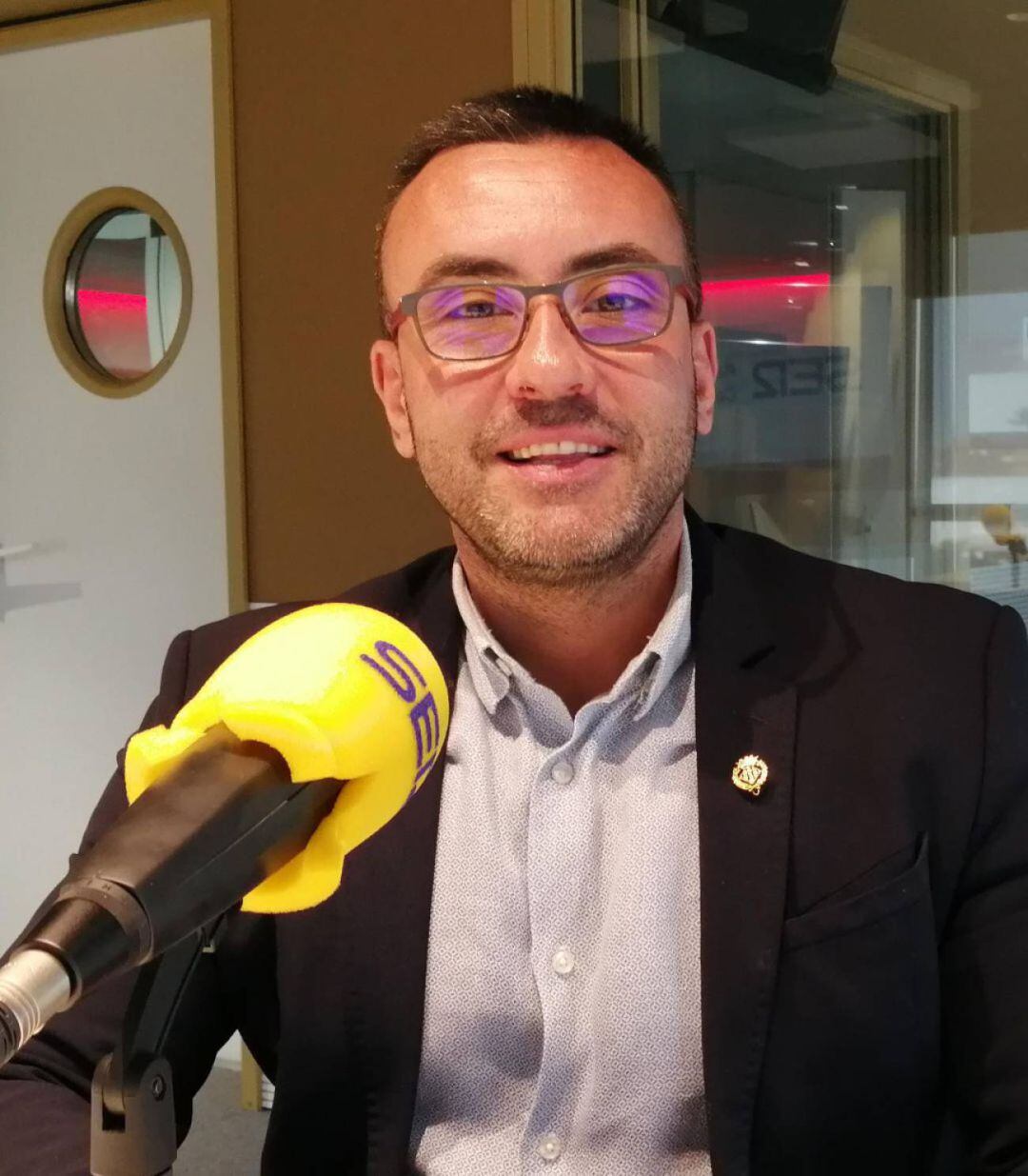 José Benlloch, alcalde de Vila-real, en los estudios de Radio Castellón 