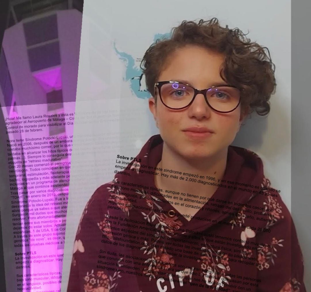 Nora, de 14 años, junto a la carta y la torre del Aeropuerto de Málaga iluminada de violeta 