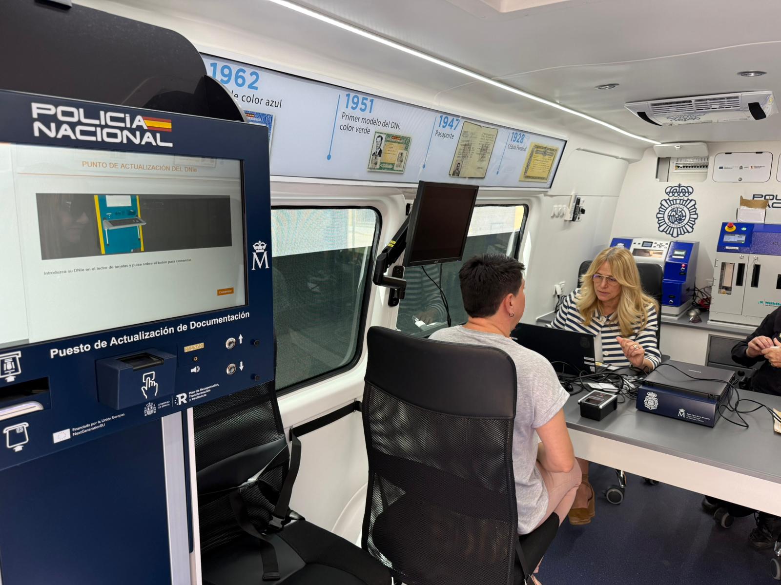 Vehículo en el que se realizan los DNI digitales