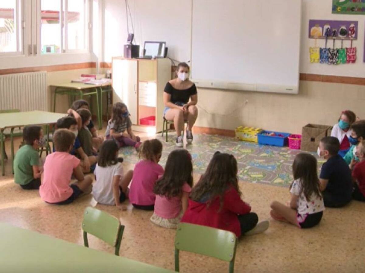 Elche solicitará de nuevo auxiliares de enfermería para el próximo curso escolar