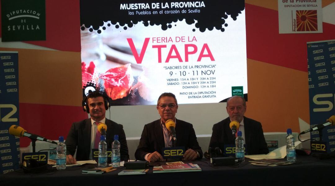 Amador Sánchez de Prodetur, Salomón Hachuel, director de Hoy por Hoy Sevilla y Fernando Rodríguez Villalobos, presidente de la Diputación de Sevilla