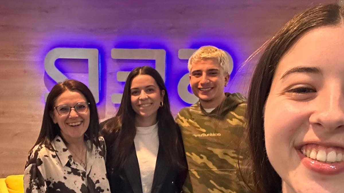 "Cuando sonó el timbre en mi casa, lloré": la experiencia de Pilar tras la implantación de un implante coclear