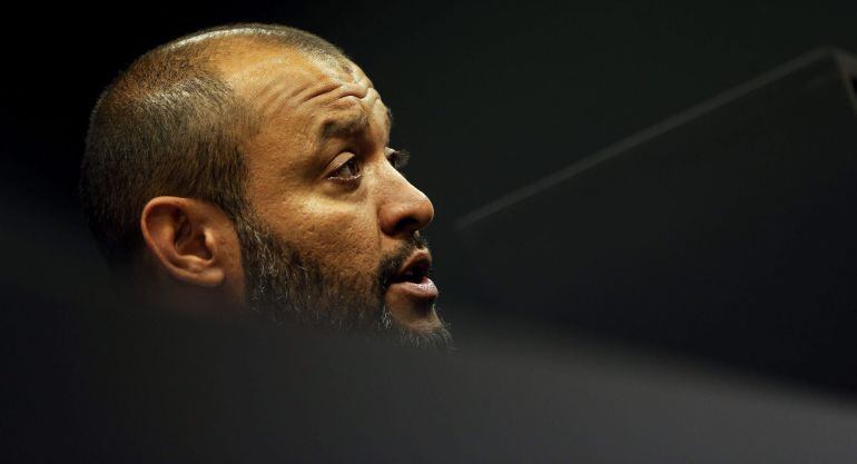 El entrenador del Valencia, Nuno Espirito Santo, durante la rueda de prensa ofrecida tras el entrenamiento realizado esta manaña previo al encuentro de mañana frente al Celta de Vig